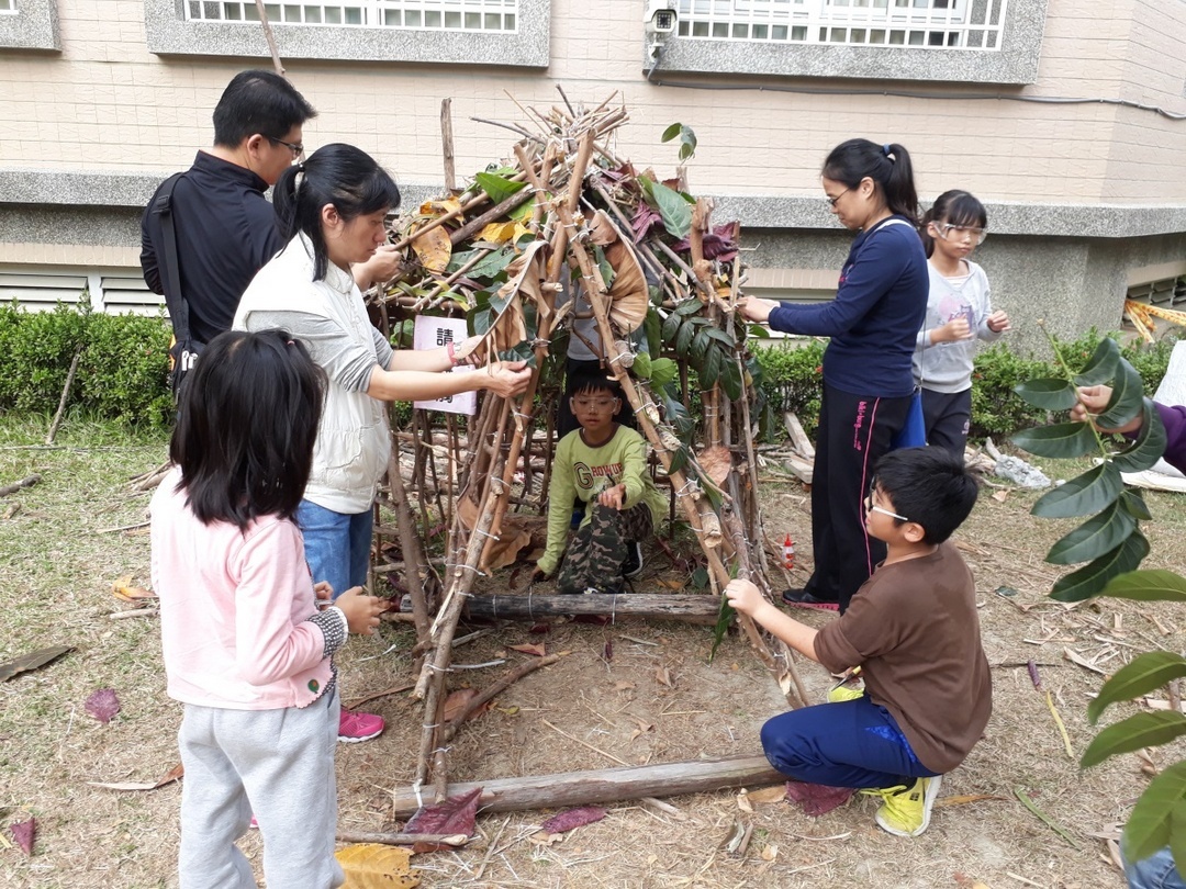 2008「創意巢居」作品吸引家長與社區群眾一起加入創作